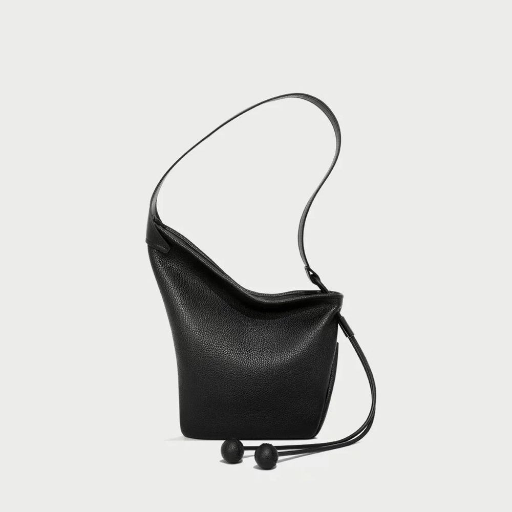Elegant Black Leather Shoulder Bag